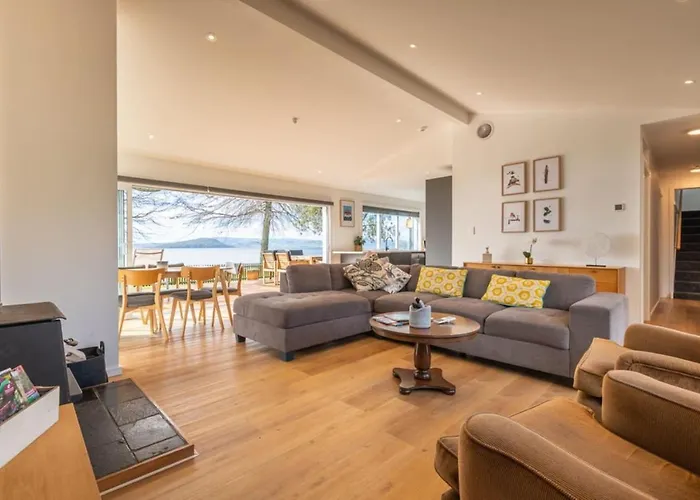 Tamaki Lakehouse Ferienhaus *